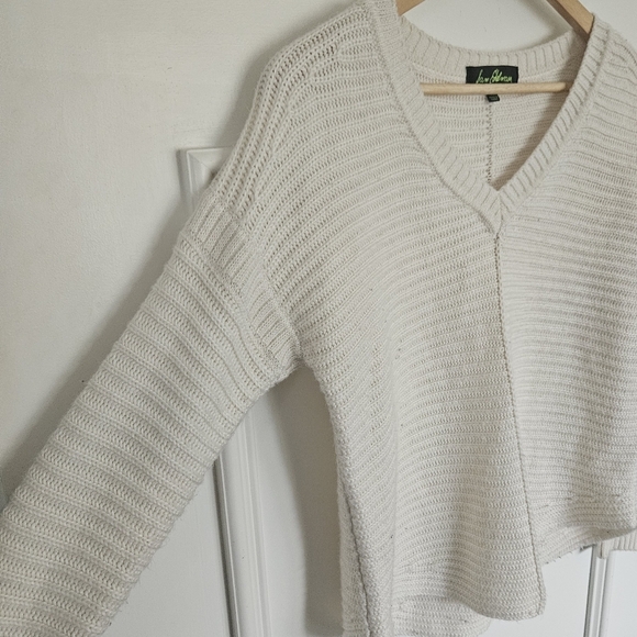 Sam Edelman cream ribbed‎ V-neck sweater - Picture 2 of 7
